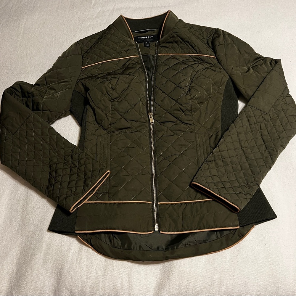 Runway New York NWT SAMPLE quilted jacket SIZE SMALL